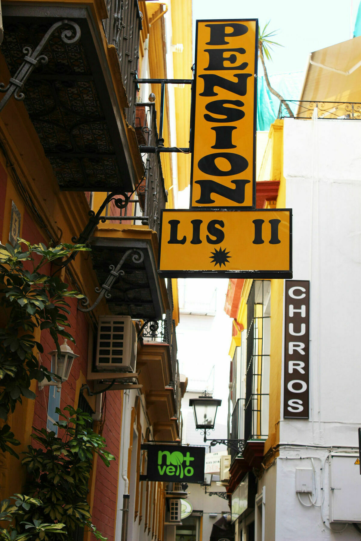 Pension Lisdos Sevilla Exteriör bild