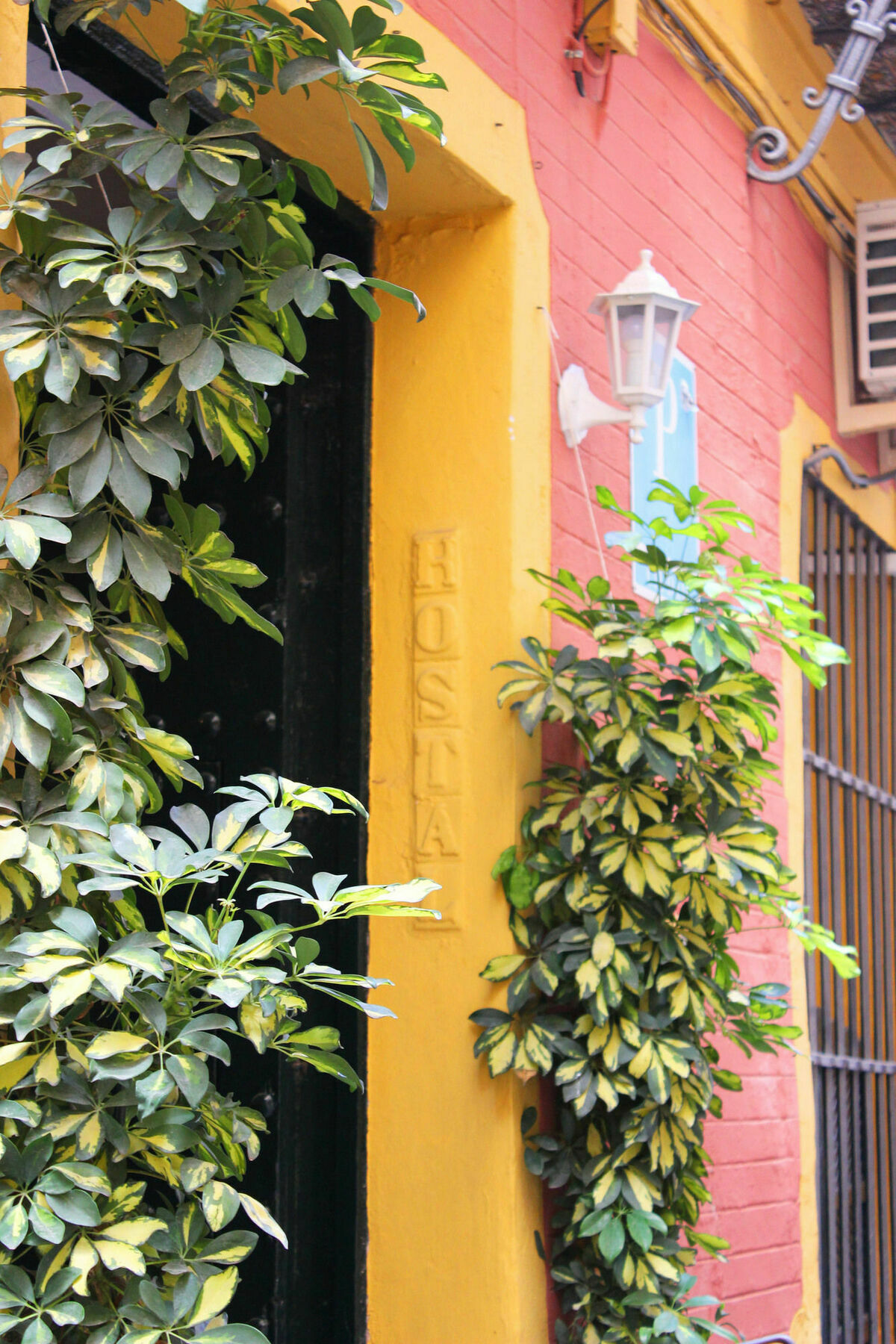 Pension Lisdos Sevilla Exteriör bild